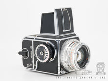 Load image into Gallery viewer, Hasselblad 500CM + C 80mm 2.8 T* + A12(CLA) + 42218 screen
