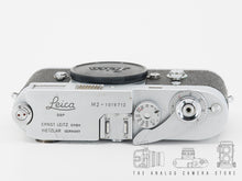 Load image into Gallery viewer, Leica M2, 1961 | READ
