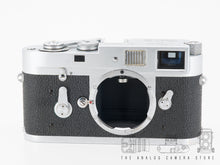 Load image into Gallery viewer, Leica M2, 1961 | READ
