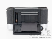 Load image into Gallery viewer, Leica M2, 1961 | READ
