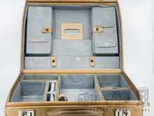 Afbeelding in Gallery-weergave laden, Hasselblad tan camera case for V system

