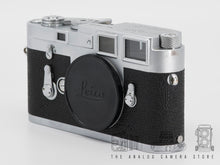 Afbeelding in Gallery-weergave laden, Leica M3 SS + Leica MR meter | 1960
