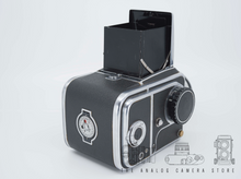 Load image into Gallery viewer, Hasselblad 1000F + Zeiss Opton Tessar 80mm 2.8  | SET
